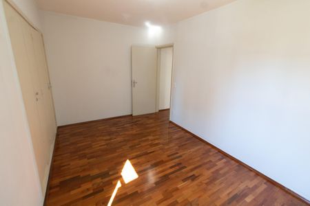 Quarto de apartamento à venda com 1 quarto, 50m² em Vila Itapura, Campinas