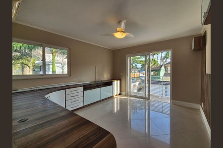 Casa de condomínio à venda com 297m², 4 quartos e 5 vagas Casa de condomínio à venda com 297m², 4 quartos e 5 vagasSuíte 2