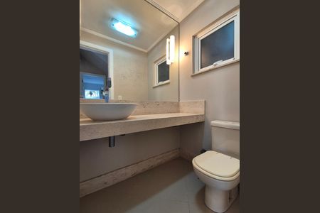 Casa de condomínio à venda com 297m², 4 quartos e 5 vagas Casa de condomínio à venda com 297m², 4 quartos e 5 vagasLavabo