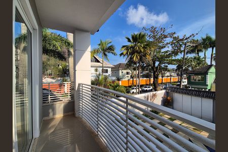 Casa de condomínio à venda com 297m², 4 quartos e 5 vagas Casa de condomínio à venda com 297m², 4 quartos e 5 vagasSacada da Suíte 2
