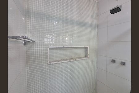 Casa de condomínio à venda com 297m², 4 quartos e 5 vagas Casa de condomínio à venda com 297m², 4 quartos e 5 vagasBanheiro da Suíte 2