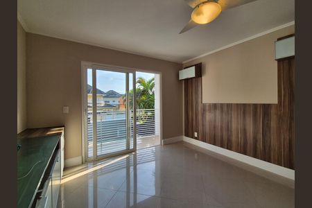 Casa de condomínio à venda com 297m², 4 quartos e 5 vagas Casa de condomínio à venda com 297m², 4 quartos e 5 vagasSuite 2