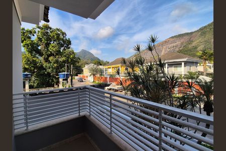 Casa de condomínio à venda com 297m², 4 quartos e 5 vagas Casa de condomínio à venda com 297m², 4 quartos e 5 vagasSacada da Suíte 1