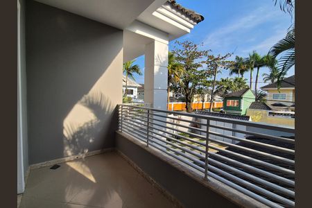 Casa de condomínio à venda com 297m², 4 quartos e 5 vagas Casa de condomínio à venda com 297m², 4 quartos e 5 vagasSacada da Suíte 3