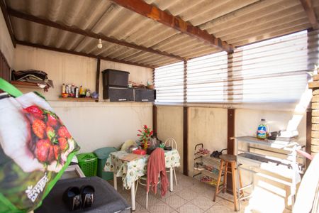 Casa à venda com 99m², 3 quartos e sem vagaÁrea de Serviço