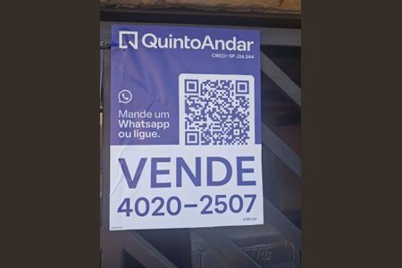 Casa para alugar com 250m², 6 quartos e 4 vagas Casa para alugar com 250m², 6 quartos e 4 vagasPlaca Adesiva