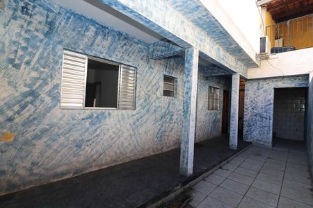 Casa para alugar com 250m², 6 quartos e 4 vagas Casa para alugar com 250m², 6 quartos e 4 vagasÁrea externa - casa 3