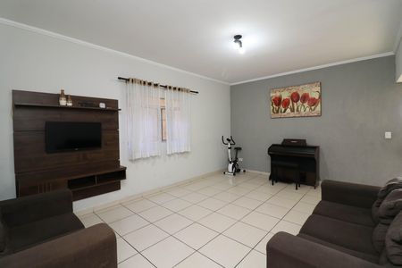 Casa para alugar com 6 quartos, 250m² em Cidade Jardim Cumbica, Guarulhos