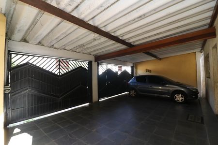 Casa para alugar com 250m², 6 quartos e 4 vagas Casa para alugar com 250m², 6 quartos e 4 vagasGaragem