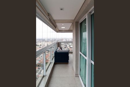 Apartamento à venda com 136m², 3 quartos e 4 vagasVaranda