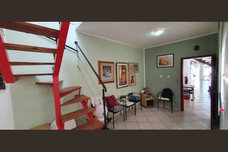 Casa à venda com 172m², 2 quartos e 1 vaga