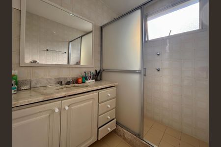 Apartamento à venda com 141m², 3 quartos e 2 vagasBanheiro social