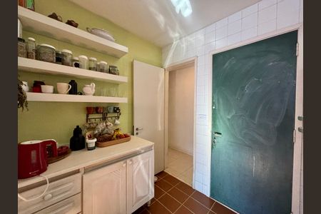 Apartamento à venda com 141m², 3 quartos e 2 vagasCozinha