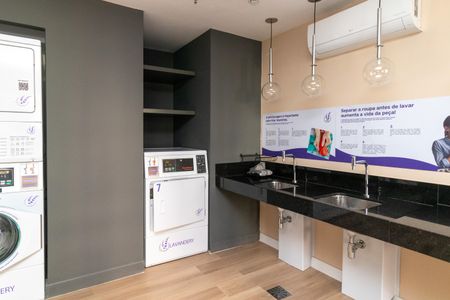 Studio para alugar com 24m², 1 quarto e sem vaga Studio para alugar com 24m², 1 quarto e sem vagaÁrea comum - Lavanderia
