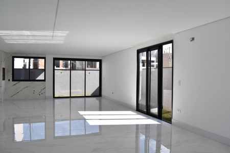 Casa de condomínio para alugar com 171m², 3 quartos e 2 vagasSala/Cozinha