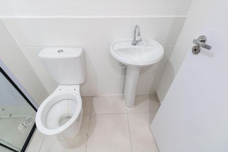 Banheiro de apartamento para alugar com 2 quartos, 42m² em Campo Grande, Rio de Janeiro