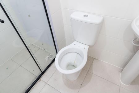 Banheiro de apartamento para alugar com 2 quartos, 42m² em Campo Grande, Rio de Janeiro
