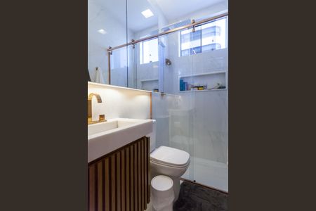 Apartamento à venda com 130m², 2 quartos e 2 vagasBanheiro Suíte