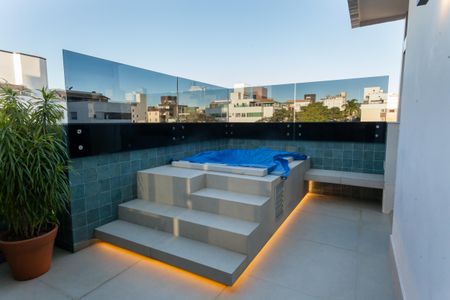 Apartamento à venda com 130m², 2 quartos e 2 vagasÁrea comum