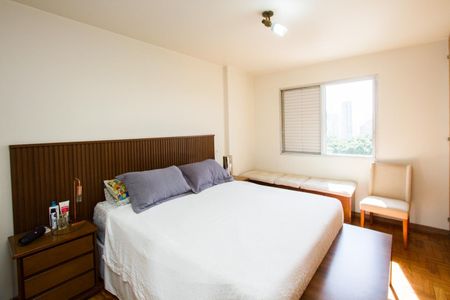 Apartamento à venda com 126m², 3 quartos e 2 vagas Apartamento à venda com 126m², 3 quartos e 2 vagasSuíte
