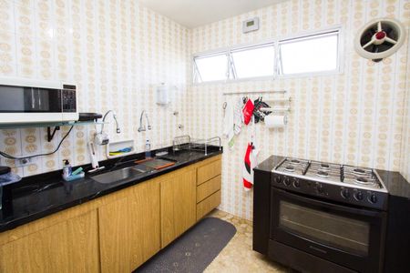 Apartamento à venda com 126m², 3 quartos e 2 vagas Apartamento à venda com 126m², 3 quartos e 2 vagasCozinha