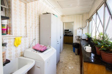 Apartamento à venda com 126m², 3 quartos e 2 vagas Apartamento à venda com 126m², 3 quartos e 2 vagasÁrea de serviço