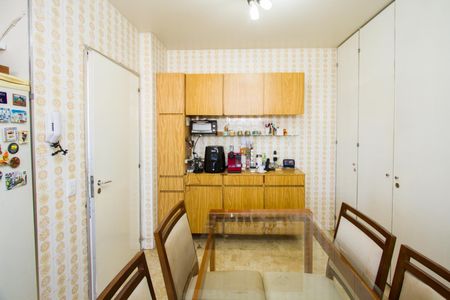 Apartamento à venda com 126m², 3 quartos e 2 vagas Apartamento à venda com 126m², 3 quartos e 2 vagasCopa