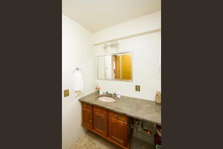 Apartamento à venda com 126m², 3 quartos e 2 vagas Apartamento à venda com 126m², 3 quartos e 2 vagasBanheiro social