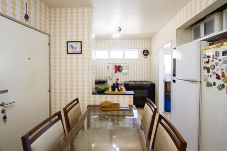 Apartamento à venda com 126m², 3 quartos e 2 vagas Apartamento à venda com 126m², 3 quartos e 2 vagasCopa