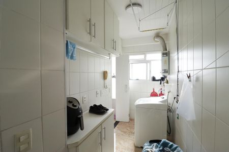 Apartamento à venda com 92m², 3 quartos e 2 vagas Apartamento à venda com 92m², 3 quartos e 2 vagasCozinha e Área de Serviço