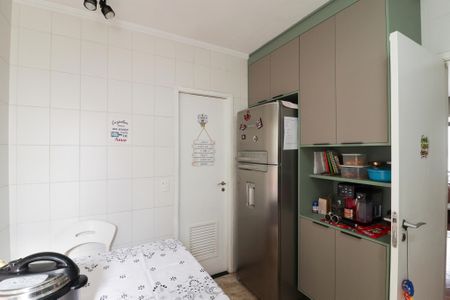Apartamento à venda com 92m², 3 quartos e 2 vagas Apartamento à venda com 92m², 3 quartos e 2 vagasCozinha e Área de Serviço