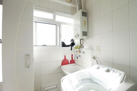 Apartamento à venda com 92m², 3 quartos e 2 vagas Apartamento à venda com 92m², 3 quartos e 2 vagasCozinha e Área de Serviço