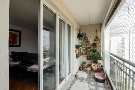 Apartamento à venda com 92m², 3 quartos e 2 vagas Apartamento à venda com 92m², 3 quartos e 2 vagasVaranda