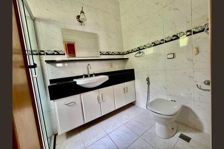 Casa de condomínio à venda com 330m², 3 quartos e 4 vagasFoto 01