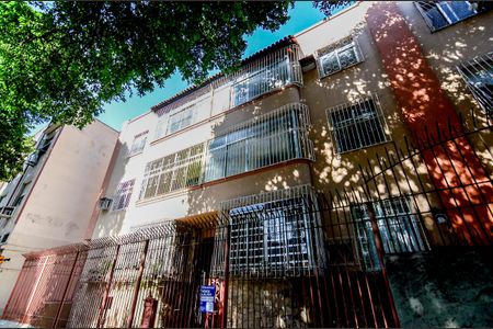 Apartamento à venda com 72m², 2 quartos e sem vaga Apartamento à venda com 72m², 2 quartos e sem vagaFachada - Placa