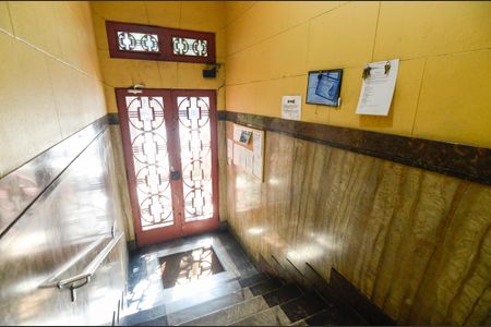 Apartamento à venda com 72m², 2 quartos e sem vaga Apartamento à venda com 72m², 2 quartos e sem vagaHall