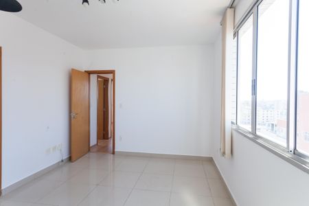 Sala de apartamento à venda com 3 quartos, 90m² em Nova Suíça, Belo Horizonte