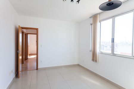 Sala de apartamento à venda com 3 quartos, 90m² em Nova Suíça, Belo Horizonte