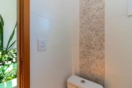 Casa de condomínio à venda com 100m², 2 quartos e 2 vagasBanheiro da Suíte 1