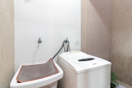 Casa de condomínio à venda com 100m², 2 quartos e 2 vagasÁrea de Serviço