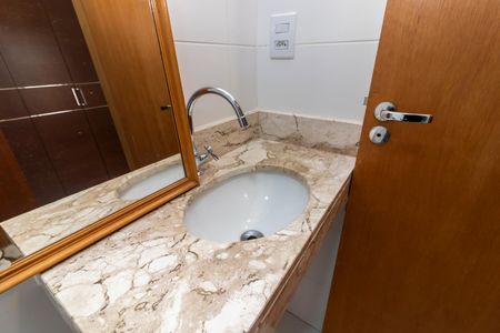 Casa de condomínio à venda com 100m², 2 quartos e 2 vagasBanheiro da Suíte 2