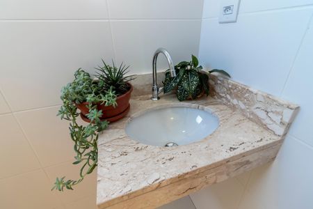 Casa de condomínio à venda com 100m², 2 quartos e 2 vagasBanheiro da Suíte 1