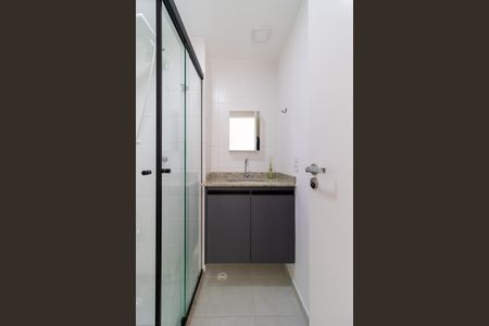 Banheiro de apartamento para alugar com 1 quarto, 27m² em Água Branca, São Paulo