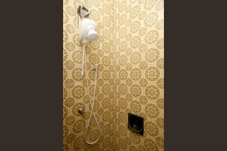 Banheiro de apartamento à venda com 1 quarto, 49m² em Centro Histórico, Porto Alegre