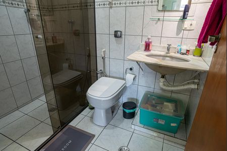 Apartamento à venda com 100m², 2 quartos e sem vagaBanheiro da Suíte
