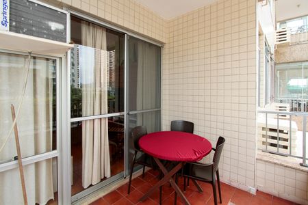 Apartamento à venda com 64m², 1 quarto e 1 vagaVaranda