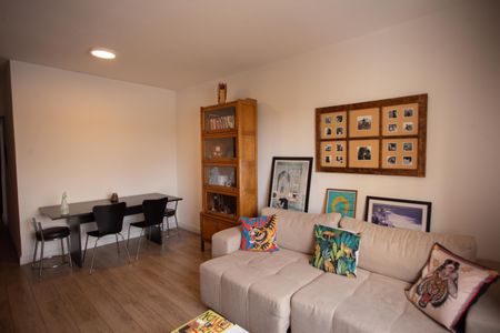 Apartamento à venda com 78m², 2 quartos e 1 vagaSala