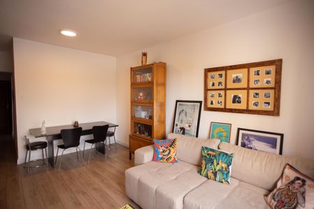 Apartamento à venda com 78m², 2 quartos e 1 vagaSala