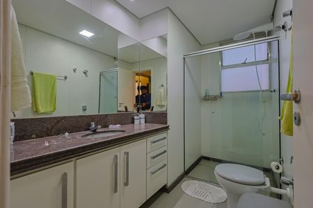Banheiro de apartamento à venda com 3 quartos, 105m² em Coracao de Jesus, Belo Horizonte