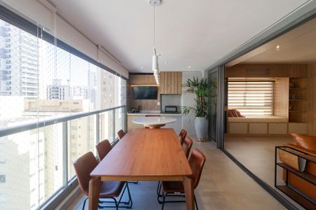 Apartamento à venda com 141m², 3 quartos e 2 vagasSala - Varanda
